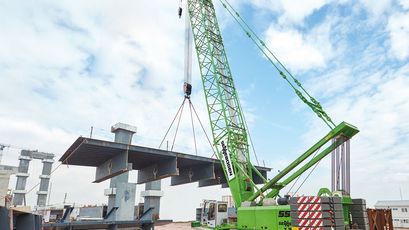 180 t 200 t crawler crane lattice boom crane SENNEBOGEN 5500 lifting works bridge assembly construction site crane