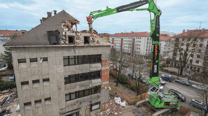 Abbruchbagger Abbruchmaschine SENNEBOGEN 870 Abbruch selektiver Rückbau Abbruchschere Gebäudeabriss